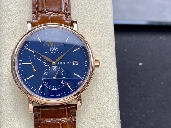 アイ・ダブリュー・シー正面デザイン